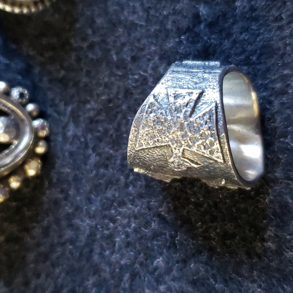 Sterling Silver Arrows Ring - Picture 4 of 6